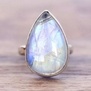 Raindrop teardrop moonstone silver adorable ring